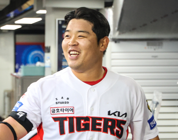 데뷔 첫 홈런이 '비거리 135ｍ' 초대형 아치...KIA 박상준, 또 한 명의 '깜짝 스타' 예감