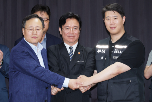 삼성전자 노사, 총파업 'D-1' 극적 타결...22일부터 잠정 합의안 찬반투표 실시