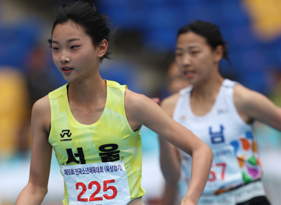 '성인보다 빠른 여중생' 왕서윤, 이번엔 28년만 소년체전 100m 신기록 작성...올해만 세 차례 대회신기록 '압도적 퍼포먼스'