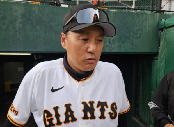 '아베 쇼크' 이승엽 남을까 떠날까...요미우리 초비상, 감독대행은 수석코치