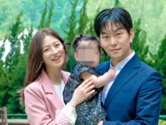박세영♥곽정욱, 딸 첫 돌 가족사진 공개..."행복한 5월이었다"
