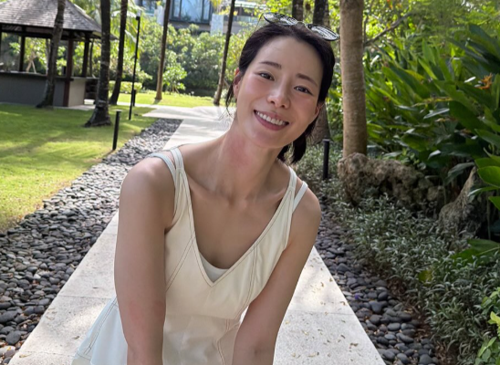 “신나리의 휴가”…임지연, 이국적 리조트서 뽐낸 ‘화이트 원피스+생얼’ 역대급 청순미