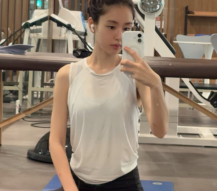 ‘10kg 감량’ 안은진, 선명한 쇄골·슬림 실루엣 ‘눈길’