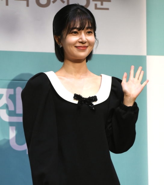 백진희, 내년 1월 결혼…캐나다서 만난 비연예인 연인과 부부 된다